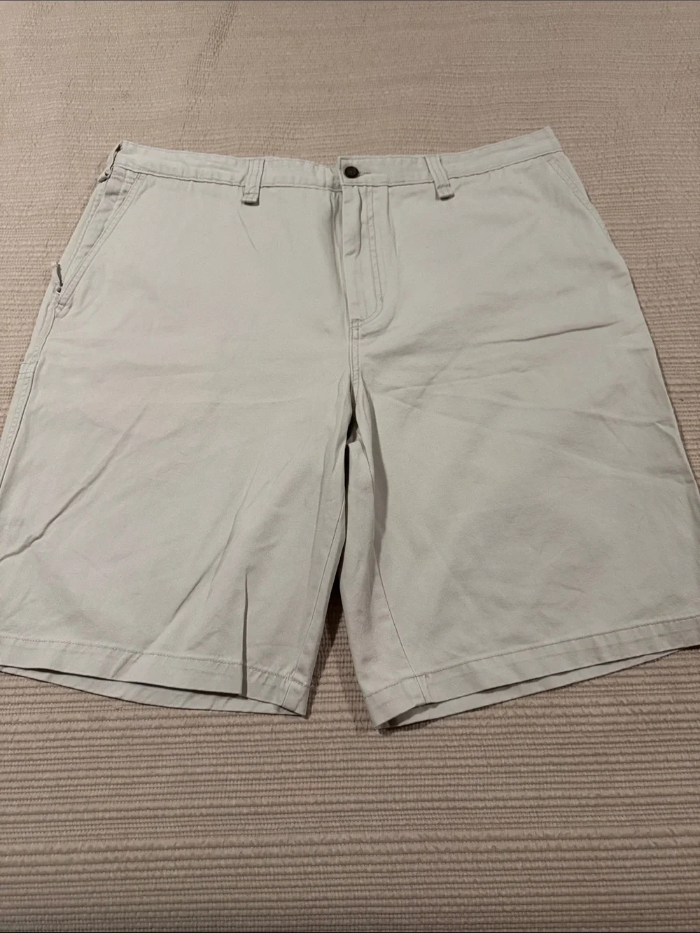 Perry Ellis Flat-Front Men's Shorts in Light Beige